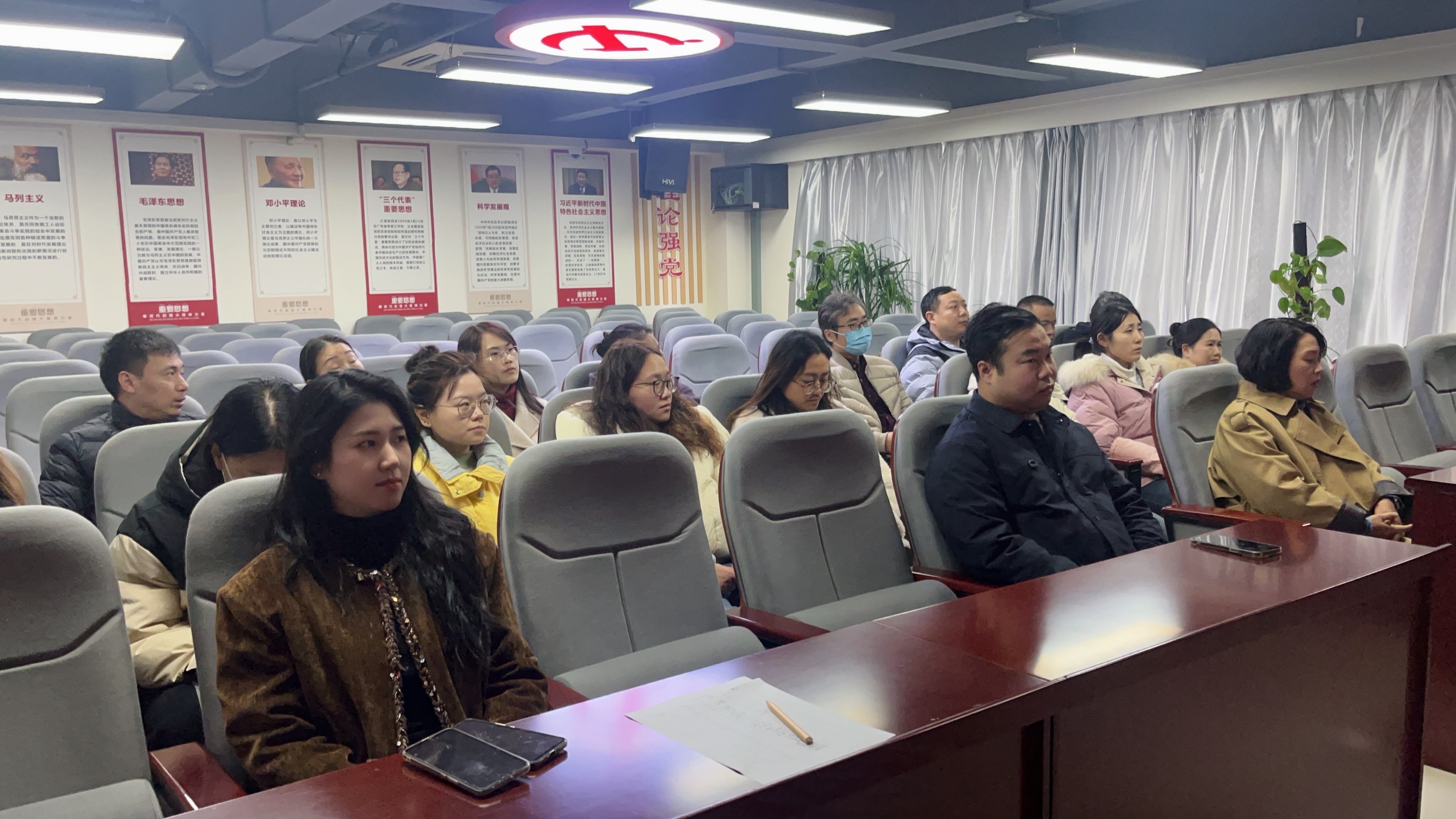 2025年终总结| 有山跨山，有河渡河，把认为正确的事情坚持